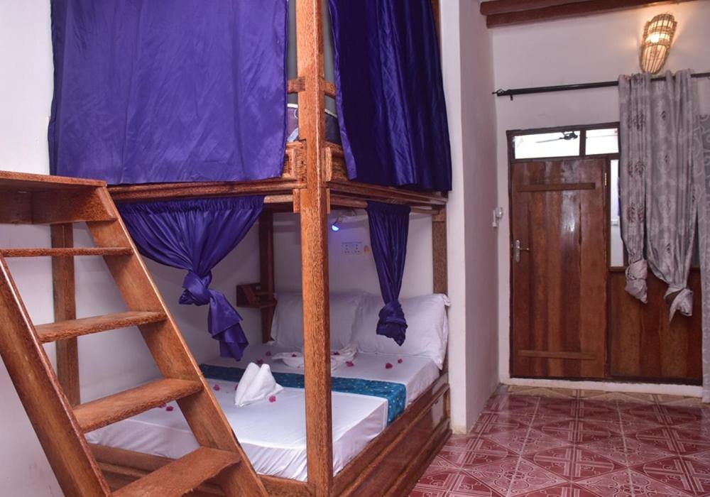 Utulivu Bungalow Nungwi Exteriör bild