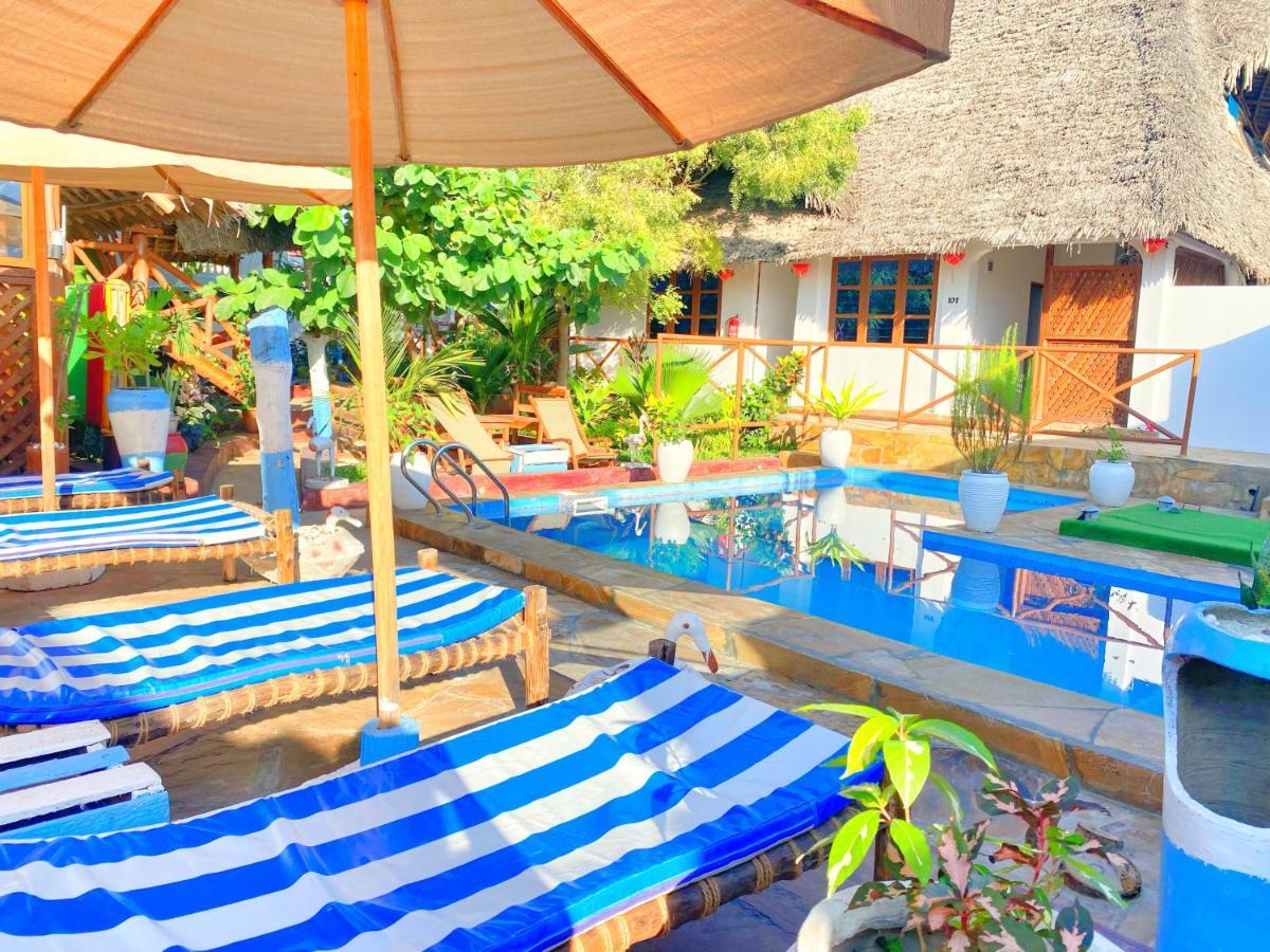 Utulivu Bungalow Nungwi Exteriör bild