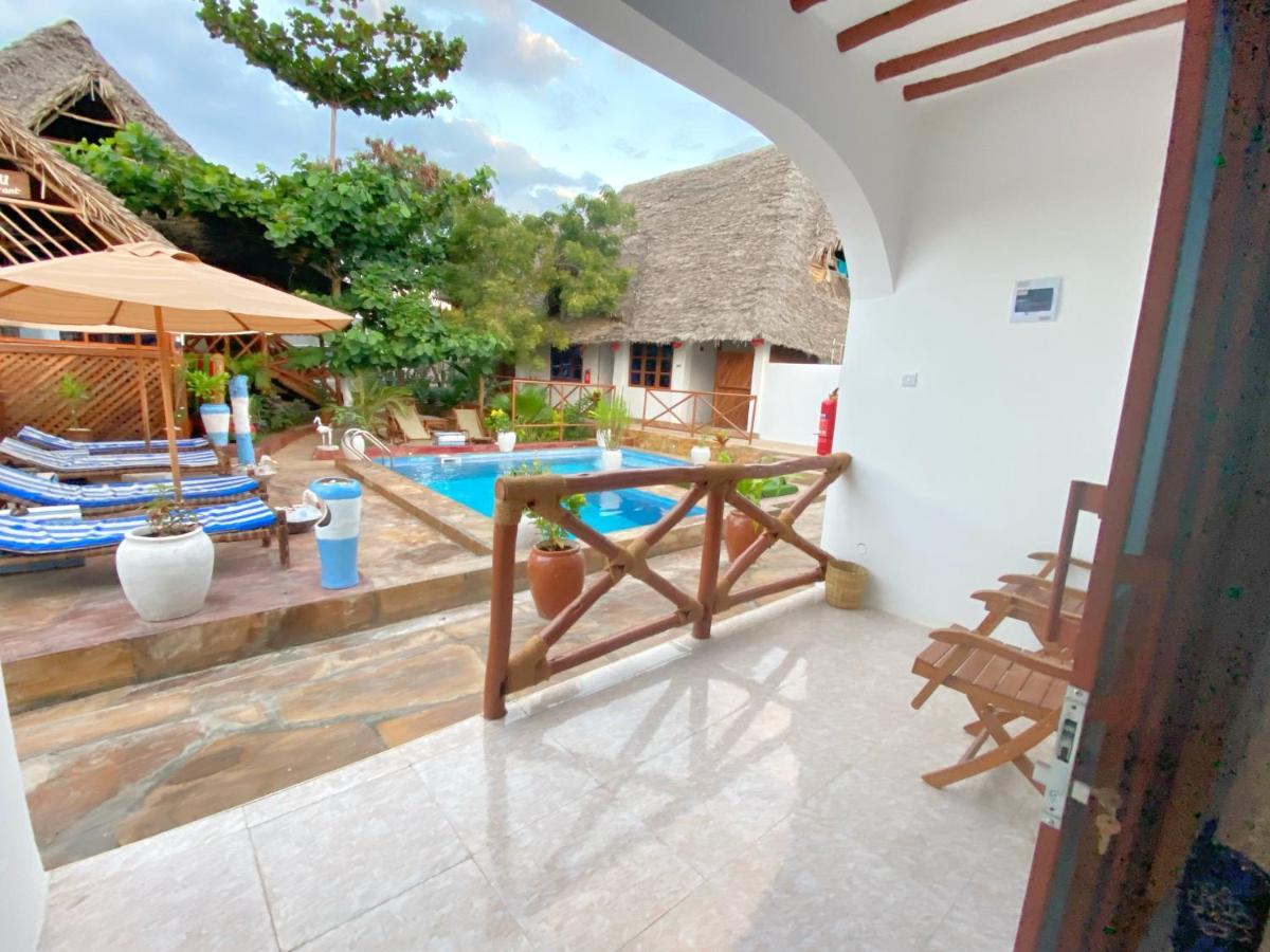 Utulivu Bungalow Nungwi Exteriör bild