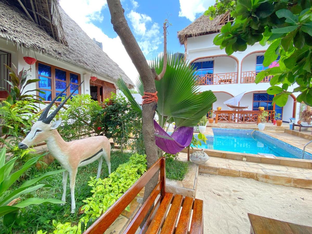 Utulivu Bungalow Nungwi Exteriör bild