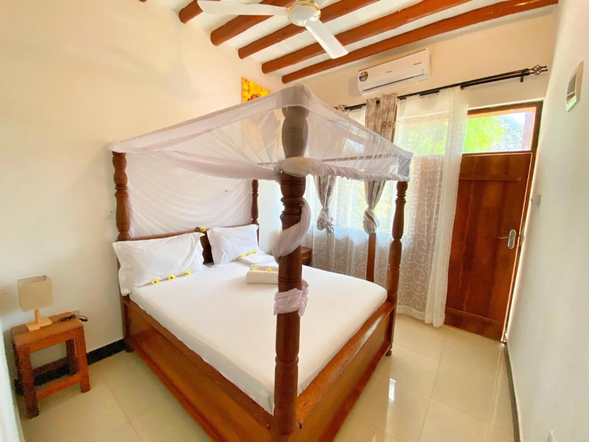 Utulivu Bungalow Nungwi Exteriör bild