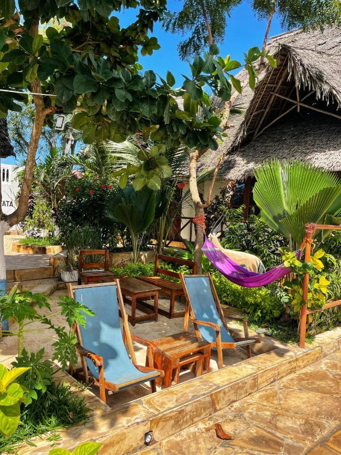 Utulivu Bungalow Nungwi Exteriör bild